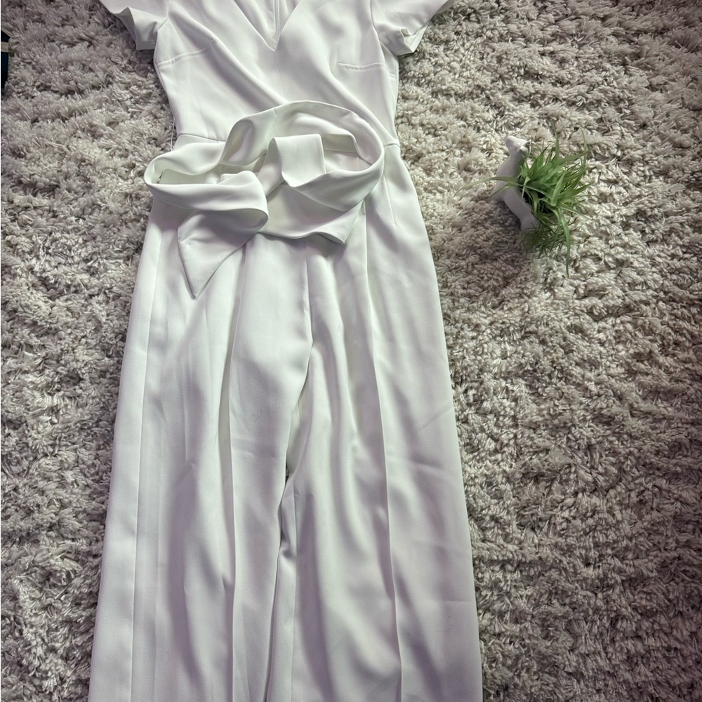 Club Monaco Elegant White Dress jumpsuit with Bow Detail - Picture 4 of 7